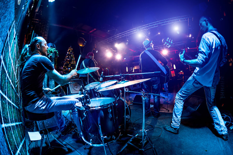 bandperformsonstage bandperformsonstage